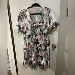 Tropical Floral Print Short-Sleeve, V-neck Dress Ruffle Hem Tie-Front Size 2XL